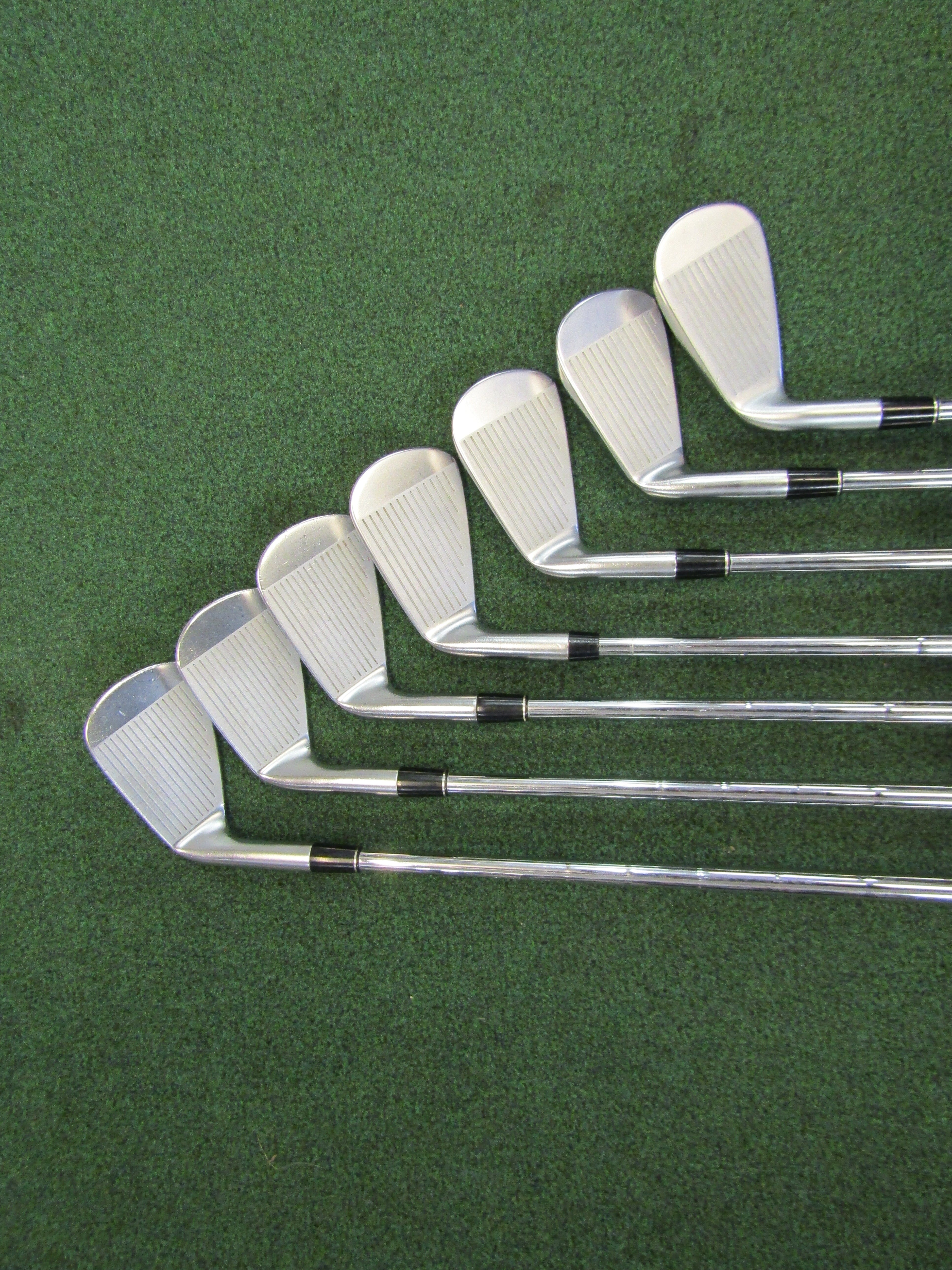 Srixon ZX #4 - PW 7 pc. Iron Set Regular Flex Steel Men's Right Pre-Owned Iron Sets Srixon 