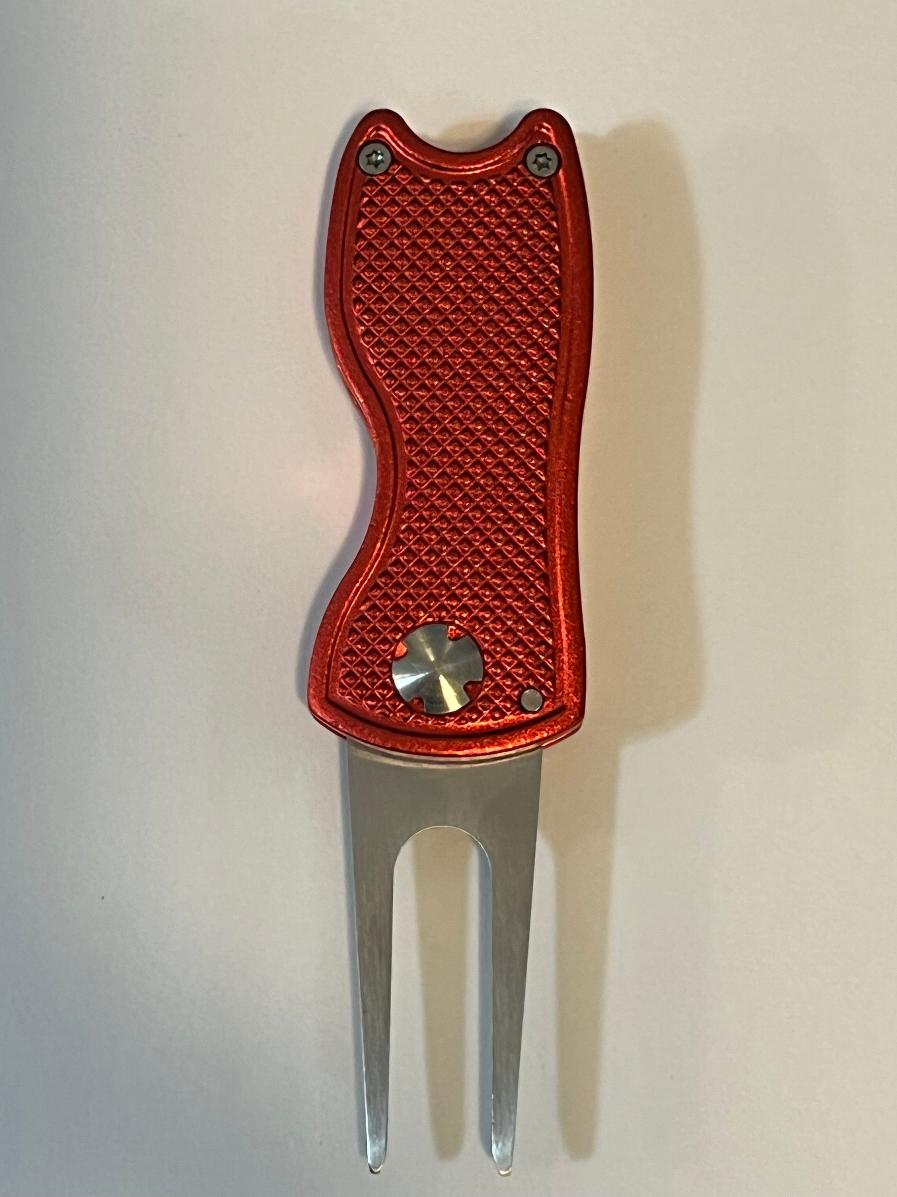 Fix It Switchblade Divot Tool with Canada Flag Marker Golf Stuff - Save on New and Pre-Owned Golf Equipment 